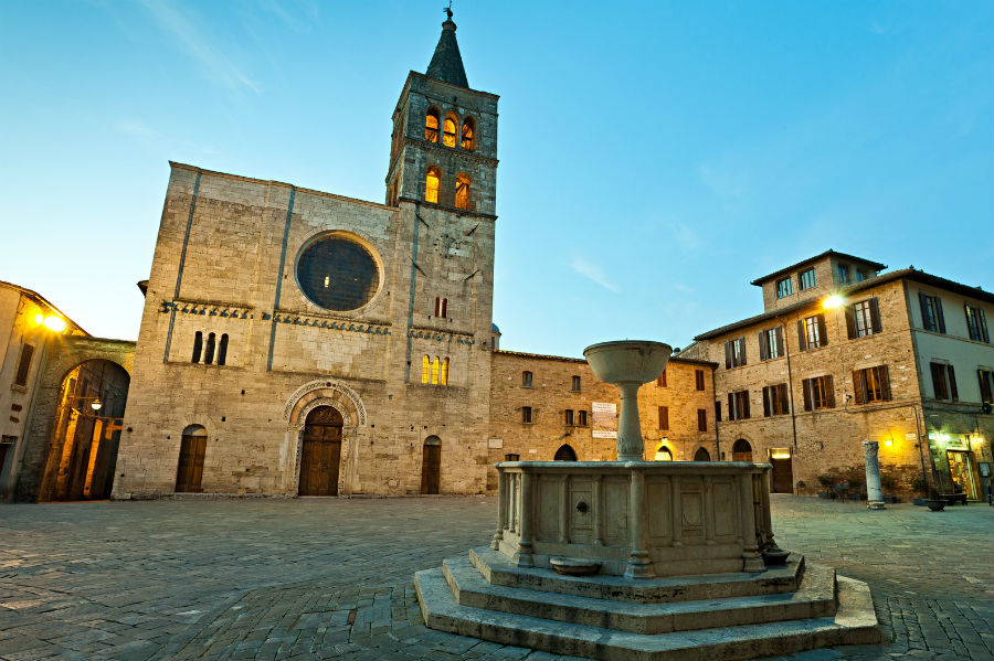 bevagna gaite luoghi da visitare subretia residenze di campagna umbria rocca di fabbri