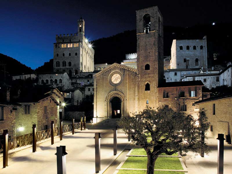 gubbio luoghi da visitare subretia residenze di campagna umbria rocca di fabbri